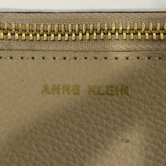 Anne Klein Wristlet Clutch Women’s Color Cream Gold Tone Hardware - Picture 3 of 7